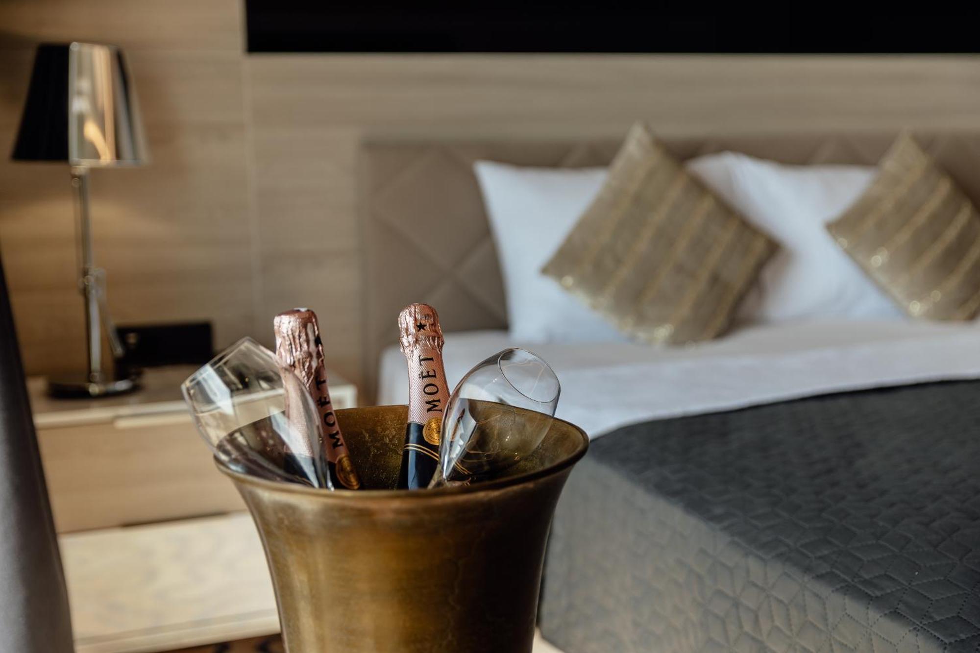 Garni Hotel Kruso Herceg Novi Rom bilde